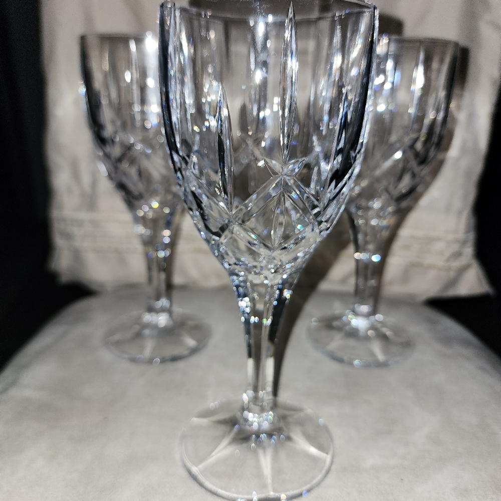 🍷 Wine Glasses 🍷